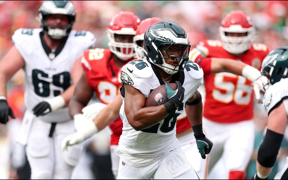 Philadelphia sorprendió en Kansas City al frenar las jugadas grandes de Patrick Mahomes y sacar un triunfo ajustado. AFP/ J. SQUIRE.