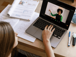 Los programas virtuales representan una alternativa para quienes no pueden asistir de manera presencial. ESPECIAL
