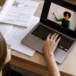 UDG: Fecha límite para el registro a licenciaturas virtuales y bachillerato en línea