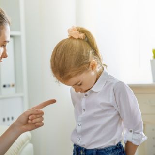 7 frases que repiten las madres "tóxicas" y cómo hieren a sus hijos