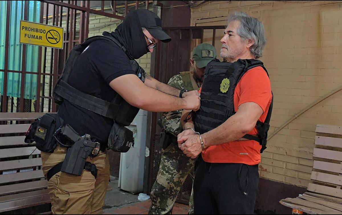 La Secretaría Nacional Antidrogas de Paraguay mostró imágenes del traslado de Hernán 