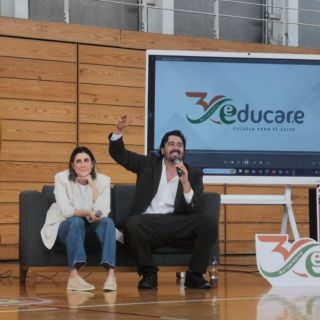 Amaury Vergara celebra 30 años de Educare y anuncia inversiones