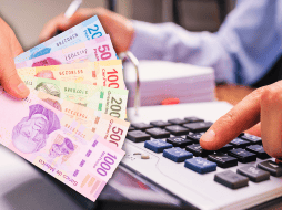 Según encuesta, únicamente el 13% de las personas sí lo conversa abiertamente en su entorno laboral sobre la desigualdad salarial. ESPECIAL / CANVA