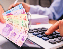 Según encuesta, únicamente el 13% de las personas sí lo conversa abiertamente en su entorno laboral sobre la desigualdad salarial. ESPECIAL / CANVA