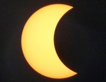 El eclipse solar parcial del 21 de septiembre de 2025 será uno de los fenómenos astronómicos más impresionantes de este año. EFE/ARCHIVO