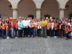 Las brigadas internas del Congreso coordinaron el desalojo, indicando rutas de seguridad y puntos de concentración en espacios abiertos. CORTESÍA