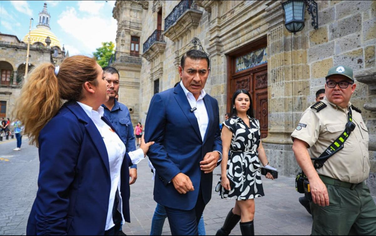 Zamora Zamora aseguró que Gobierno de Jalisco apoyará a damnificados de Las Lilas a partir de la próxima semana. EL INFORMADOR/J.ACOSTA