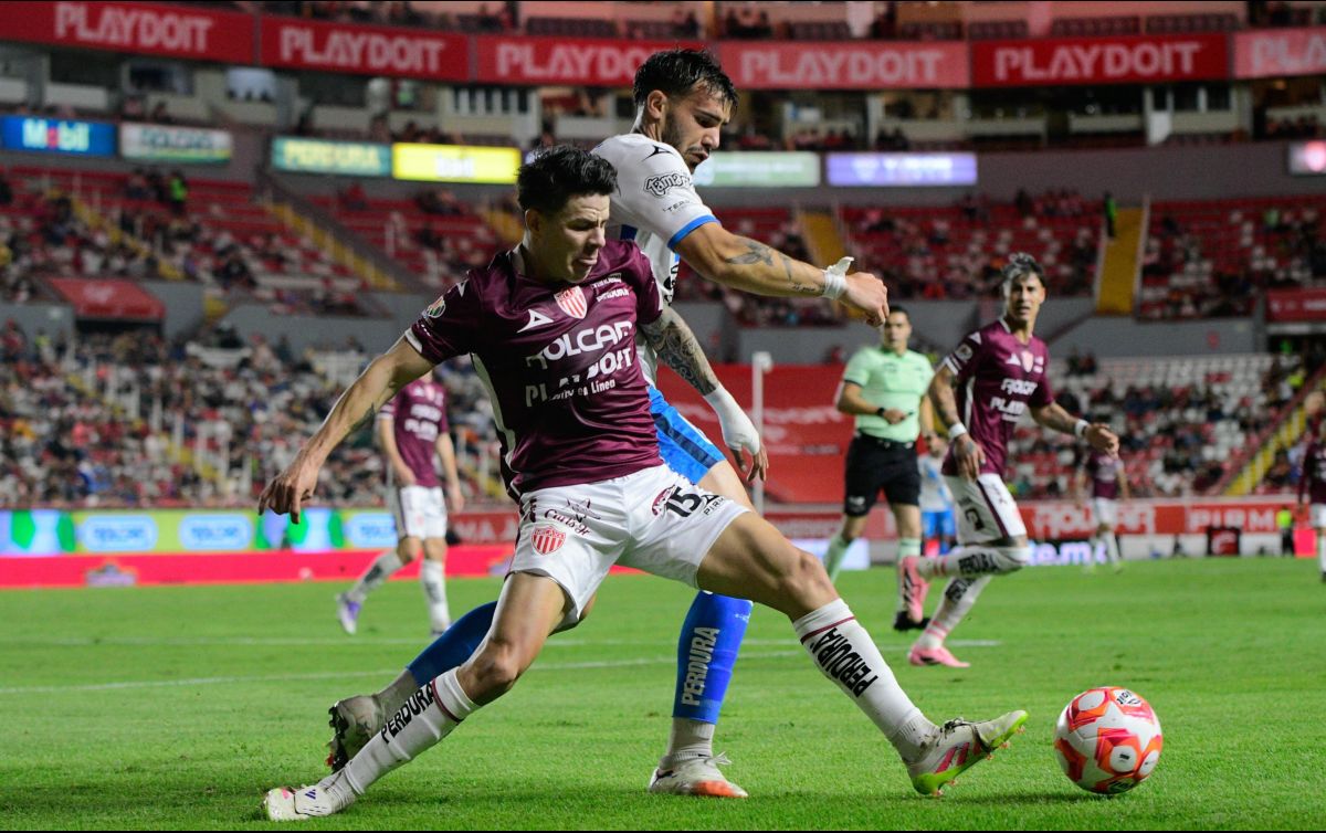 El duelo presentó pocas emociones y comprueba la crisis por la que se encuentran ambos equipos. IMAGO7/P. Ramírez