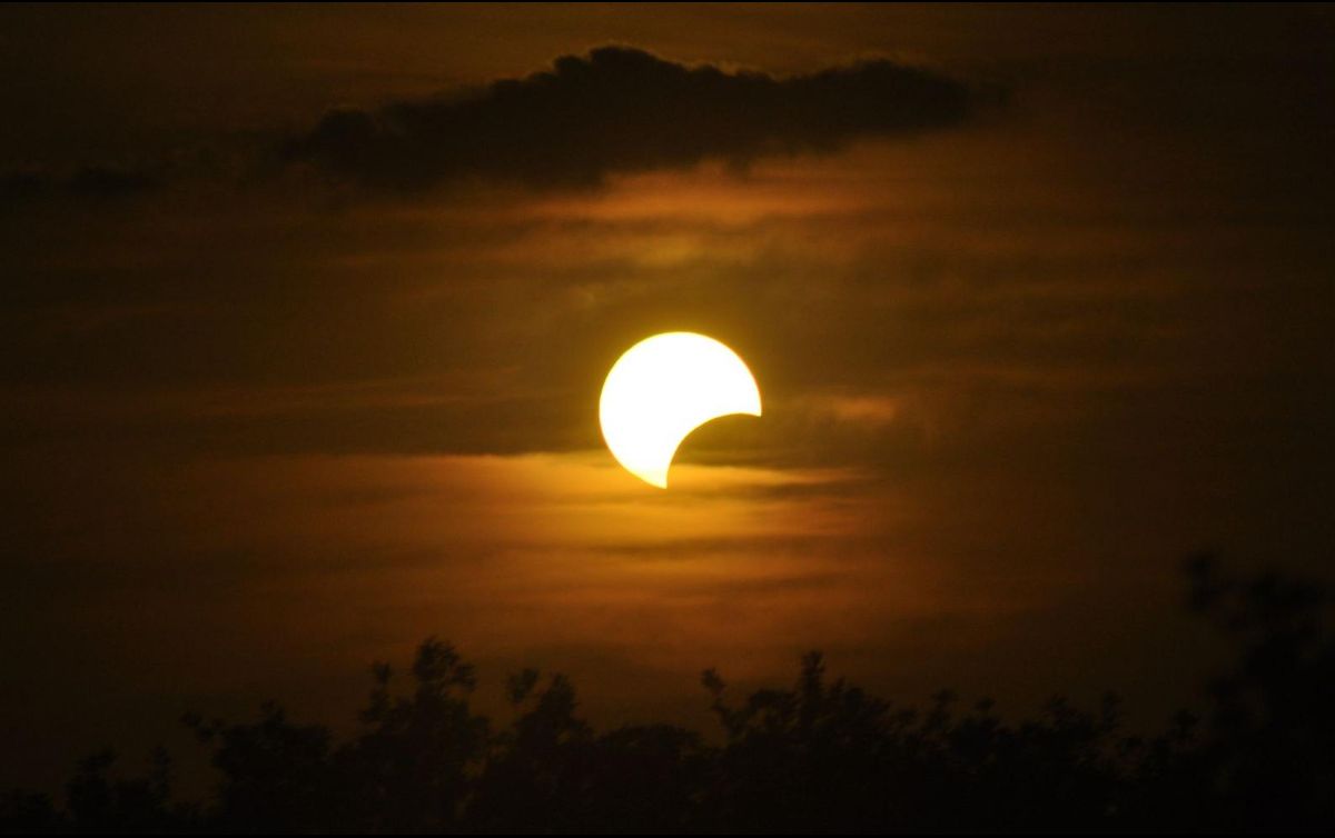 Este eclipse promete ser una experiencia única para quienes disfrutan contemplar el cielo y se maravillan con los secretos del cosmos. CANVA