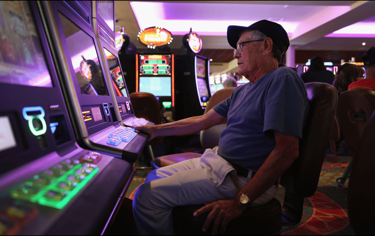 Dicha modificación a la Ley de Juegos y Sorteos busca dar certeza a las inversiones de dichos negocios. AFP / ARCHIVO