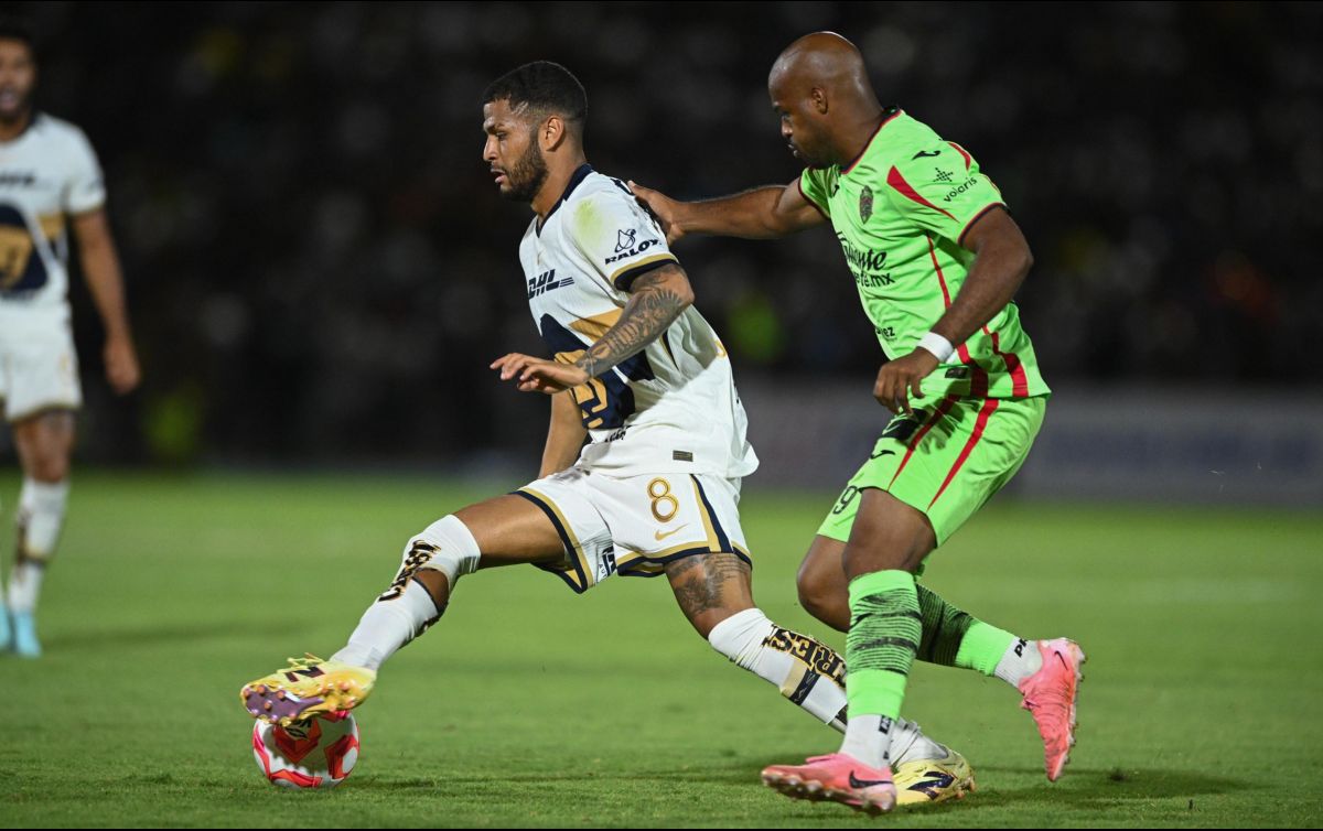 La expulsión de José Caicedo al minuto 67 condicionó a los Pumas. IMAGO7/J. Zamora