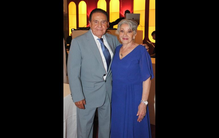 Sergio Aguirre García y Norma Elena Harper Burgueño. GENTE BIEN JALISCO / E. Escamilla