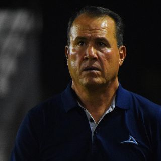 Chivas le está poniendo la muestra al Atlas: Efraín Flores sobre los juveniles que debutan en México