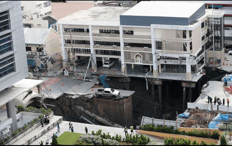 Expertos llevan años advirtiendo del hundimiento de Bangkok, en parte debido al terreno arcilloso sobre el que se asienta. EFE/EPA/R. Yongrit