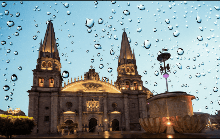 La probabilidad de lluvia este viernes en Guadalajara es del 44 por ciento, aunque es más probable que se presente entre las 15:00 y 16:00 horas. ESPECIAL / CANVA