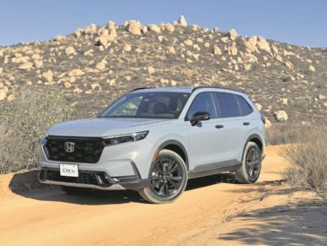 CR-V Sport Touring 2026. Más equipada, más segura y ahora con tracción integral. ESPECIAL