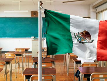 El objetivo de mover algunas conmemoraciones al lunes más cercano es favorecer la convivencia familiar y fomentar el turismo, al mismo tiempo que se brinda un respiro a estudiantes, maestros y trabajadores a mitad del ciclo escolar. ESPECIAL / CANVA