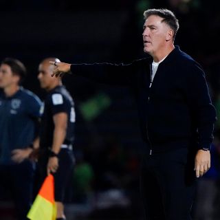 Eduardo Berizzo deja de ser técnico de León