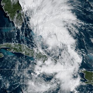 Se forma la tormenta tropical "Imelda" en el Atlántico; aquí se ubica