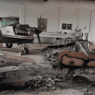 Ataques en Michoacán dejan tres muertos, un autobús incendiado y avionetas destruidas