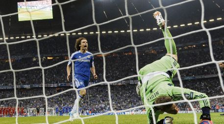 David Luiz fue clave en el triunfo del Chelsea ante el Bayern en la final de 2012. AFP/O. Andersen