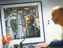 José Mourinho levantó varios trofeos comandando al Chelsea. AFP/A. Dennis