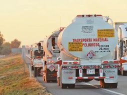 Pipas de gas LP circulan por la ciudad; autoridades federales presentarán nuevos lineamientos de seguridad. EL UNIVERSAL