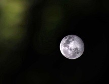 A la Luna se le ha vinculado con la irregularidad periódica femenina y la multiplicidad, debido a sus fases, mismas que repite cada 28 días. SUN / ARCHIVO