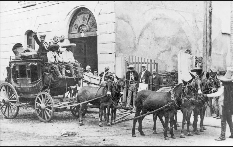 Diligencias. En estas carretas podían viajar hasta 10 personas a destinos locales y nacionales. EL INFORMADOR/Archivo