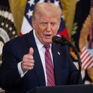 Trump amenaza con quitar agencias federales por cierre de Gobierno de EU