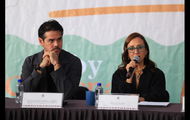 Gabriela Cárdenas y autoridades durante la reunión denominada 