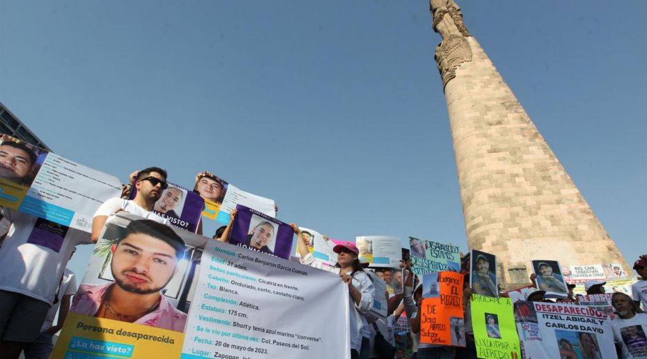 La estructura coronada por la Madre Patria es hoy un sitio que no da lugar al olvido y a la desesperanza de miles de familias. EL INFORMADOR/Archivo