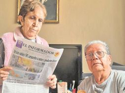 Suscriptores. Leer las noticias en EL INFORMADOR es parte de la rutina de Luz María Topete y su esposo José. ESPECIAL