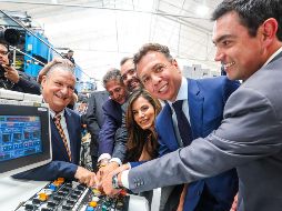 “Doña Stella” es la nueva prensa de EL INFORMADOR, nombrada así en honor de doña Stella Gregory de Álvarez del Castillo. Fue inaugurada en un evento que contó con la presencia de autoridades y del padre Armando González Escoto, encargado de bendecir la rotativa. EL INFORMADOR/A. Navarro