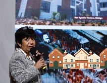 Vega Rangel destacó que hoy en día se cuenta con una reserva para 900 mil viviendas. SUN / B. FREGOSO