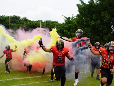 Con una atmósfera vibrante y el inconfundible rugido de la manada, la Universidad de Guadalajara dio inicio oficial a la Temporada 2025 del equipo de futbol americano juvenil, este 5 de octubre en las instalaciones del CUCEA. ESPECIAL