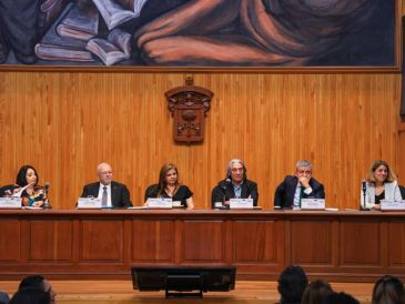 Marisol Schulz, José Trinidad Padilla, Karla Planter, Xavier Marcé, Héctor Raúl Solís y Anna Guitart estuvieron presentes durante la presentación del programa general de la FIL 2025. EL INFORMADOR / J. Acosta