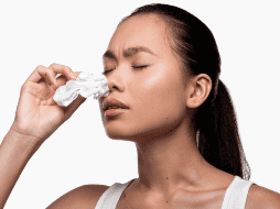 Aunque la rinitis alérgica y el resfriado pueden parecer lo mismo, sus causas, duración y manejo son muy distintos.  CANVA