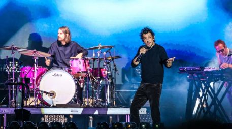 León Larregui. El vocalista de Zoé cautivó al público con su energía y carisma durante todo el concierto. EL INFORMADOR/A. Navarro