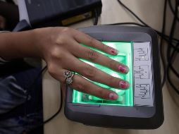 Se espera que la CURP biométrica sustituya a la credencial del INE como principal documento de identificación oficial. EFE/Archivo