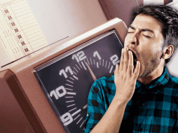 México se encuentra en el último lugar de producción por hora trabajada, a pesar de que es el país donde se labora más horas, según la OCDE. ESPECIAL / CANVA