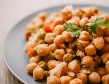 Agregar garbanzos a la alimentación diaria los convierte en una excelente fuente de fibra para el cuerpo humano. ESPECIAL