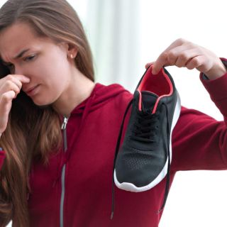 ¿Cómo quitar el mal olor de los zapatos de manera natural?