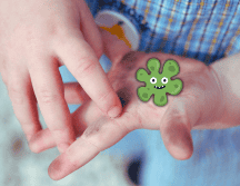 Para evitar la parasitosis intestinal, médicos recomiendan lavarse las manos, principalmente después de ir al baño. ESPECIAL / CANVA