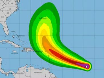 Se espera que la tormenta tropical Jerry se intensifique y alcance categoría de huracán para el miércoles. X/@NHC_Atlantic