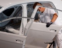 La baja en la venta de autos en Estados Unidos condiciona a la manufactura mexicana; el cierre del gobierno de aquel país puede traer complicaciones logísticas. EFE/Archivo