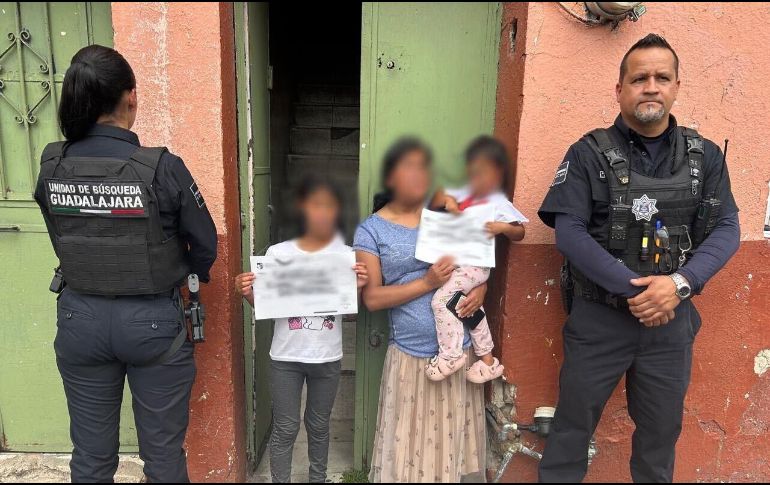 Policías de Guadalajara localizaron a dos niñas que se encontraban extraviadas. ESPECIAL/ POLICÍA DE GUADALAJARA