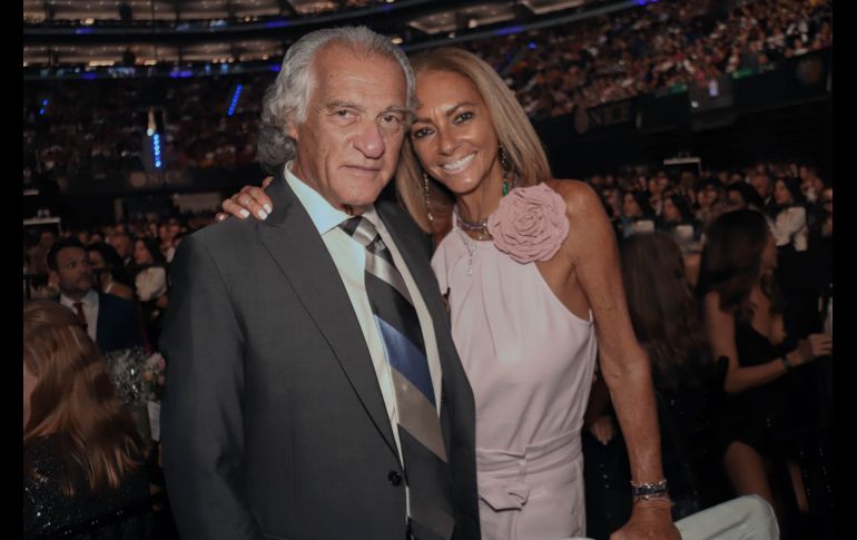 Ricardo Elías y Cecy Rabinovitz. GENTE BIEN JALISCO / Revista del 10 de octubre 2025