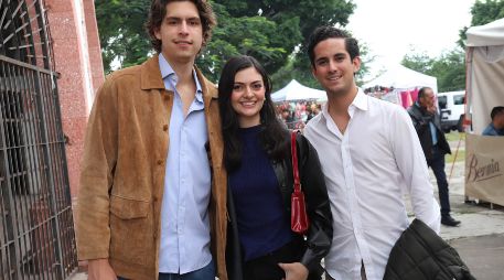 Diego Ochoa, Maitane López y Juan Rodolfo Rodríguez. GENTE BIEN JALISCO / Temporada Grande 2025 en Plaza de Toros Nuevo Progreso