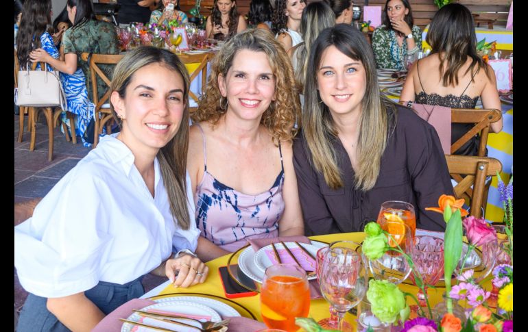 Adriana Gonzalez, Isabel Méndez y Karla Padilla. GENTE BIEN JALISCO / Revista del 10 de octubre 2025